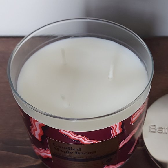 Bath & Body Works Candied Maple Bacon 3-Wick Candle - Picture 4 of 4